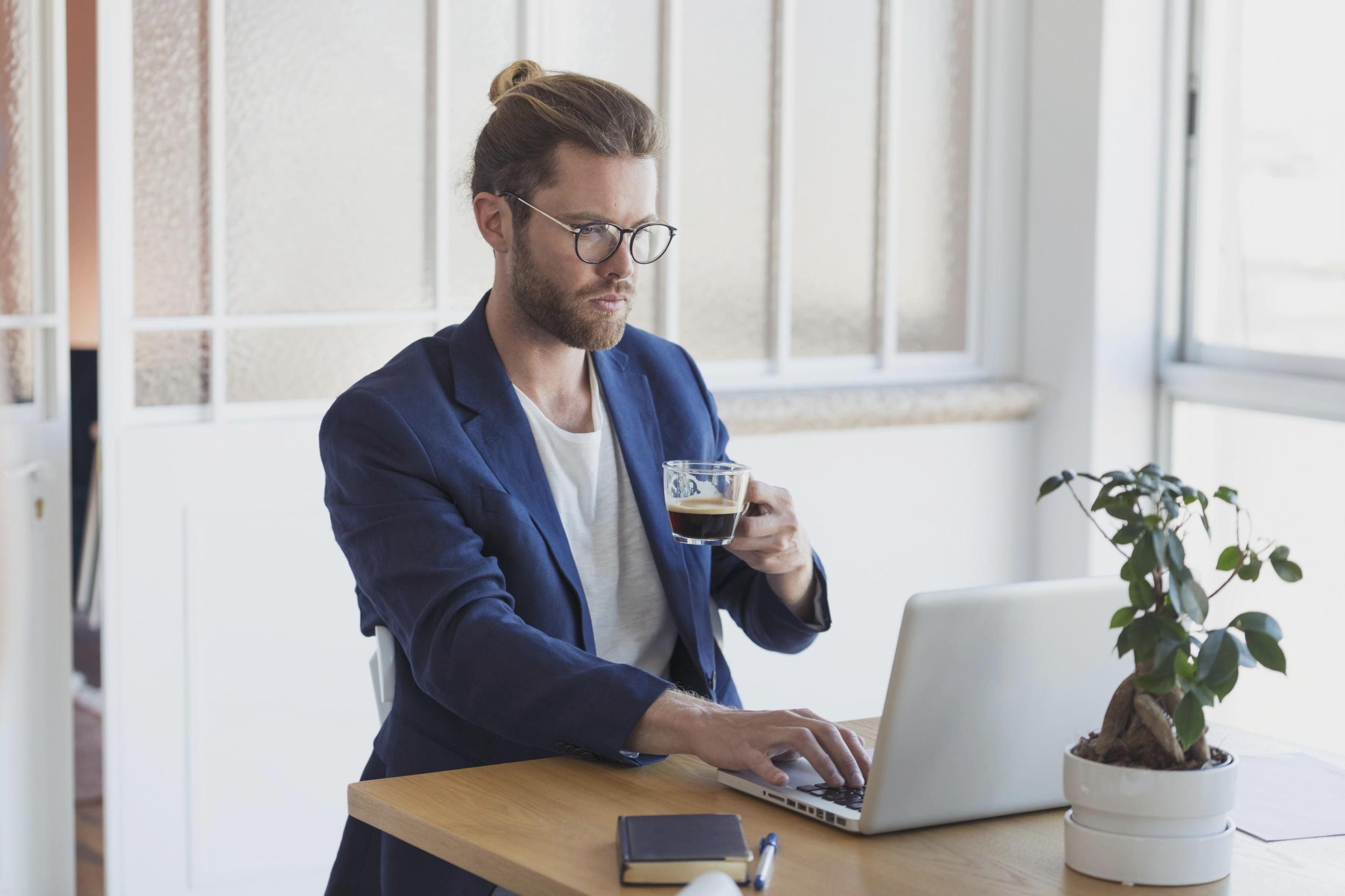 Групповая работа участников программы над инновационным проектом